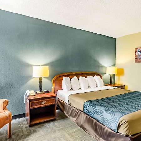 Econo Lodge Inn & Suites Radford-Blacksburg Area Exteriör bild