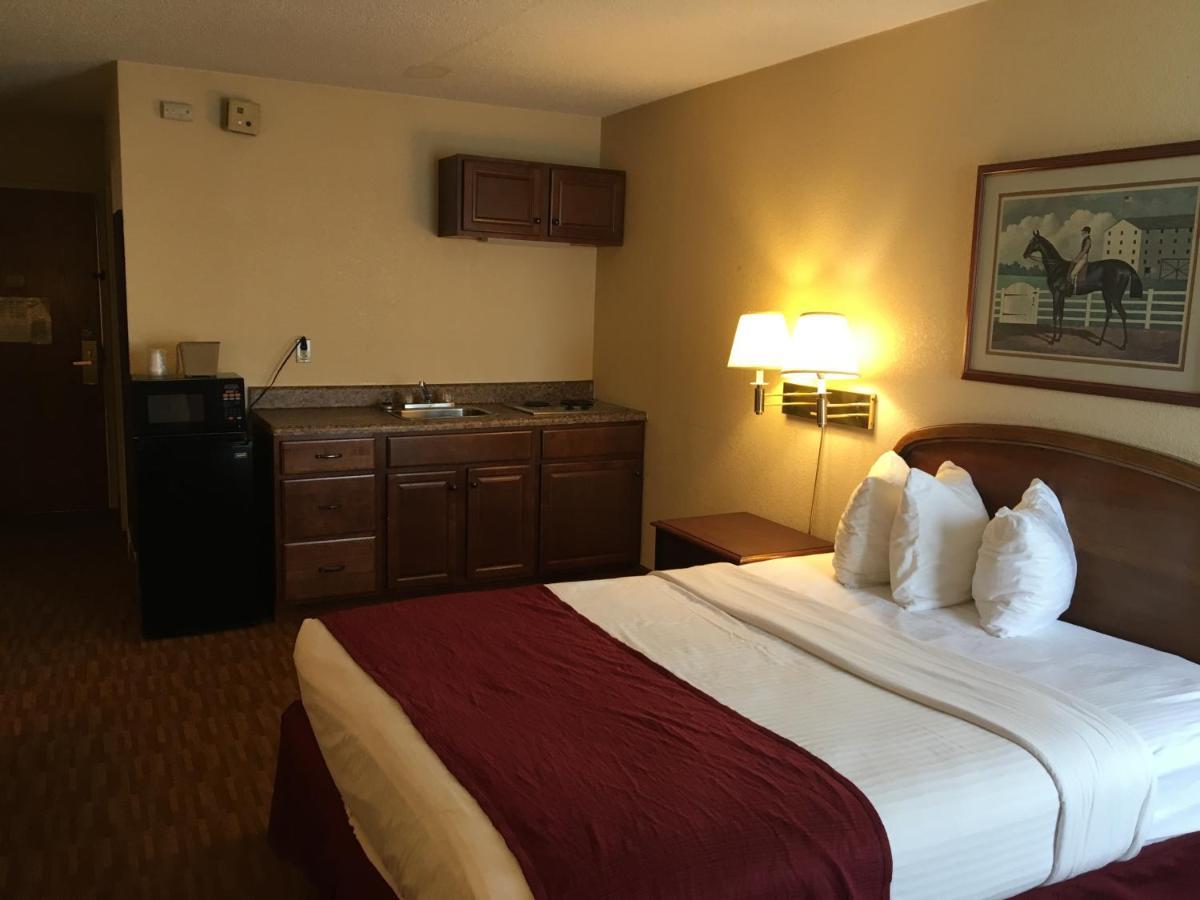 Econo Lodge Inn & Suites Radford-Blacksburg Area Exteriör bild