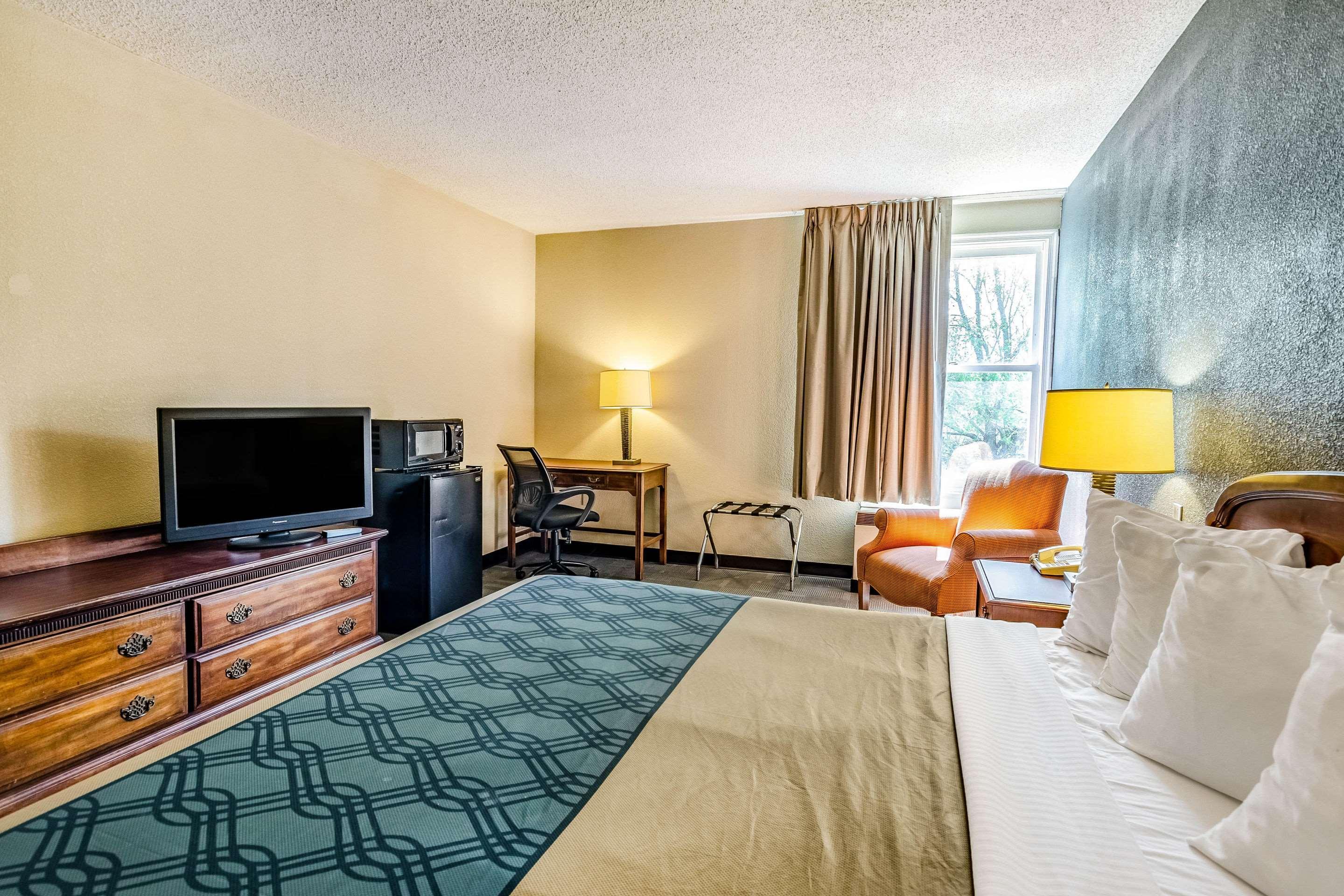Econo Lodge Inn & Suites Radford-Blacksburg Area Exteriör bild