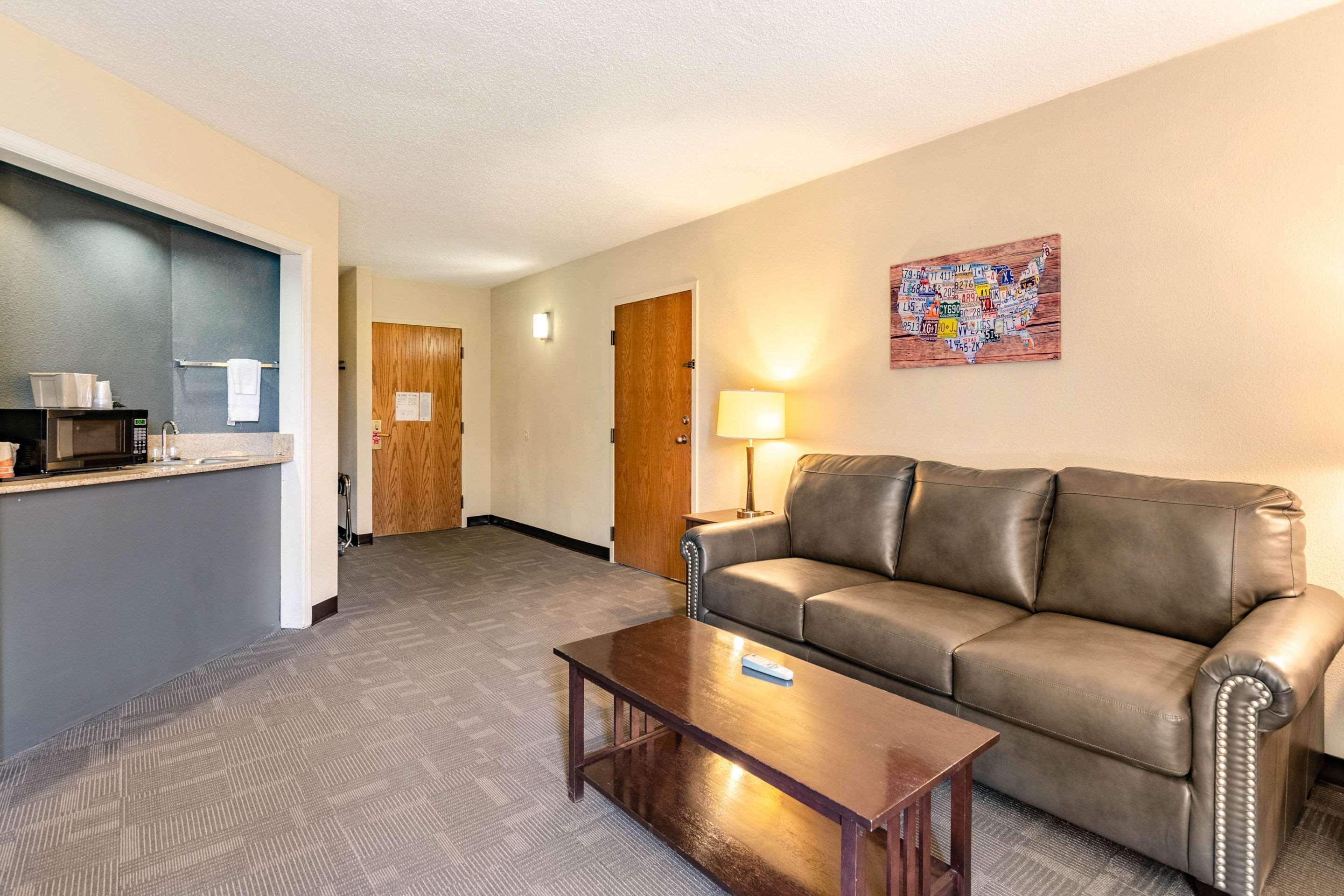 Econo Lodge Inn & Suites Radford-Blacksburg Area Exteriör bild