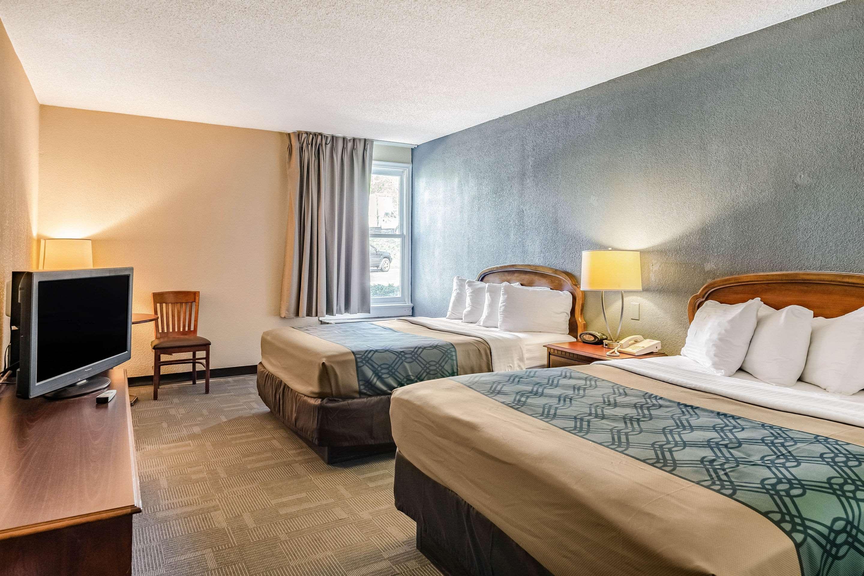 Econo Lodge Inn & Suites Radford-Blacksburg Area Exteriör bild