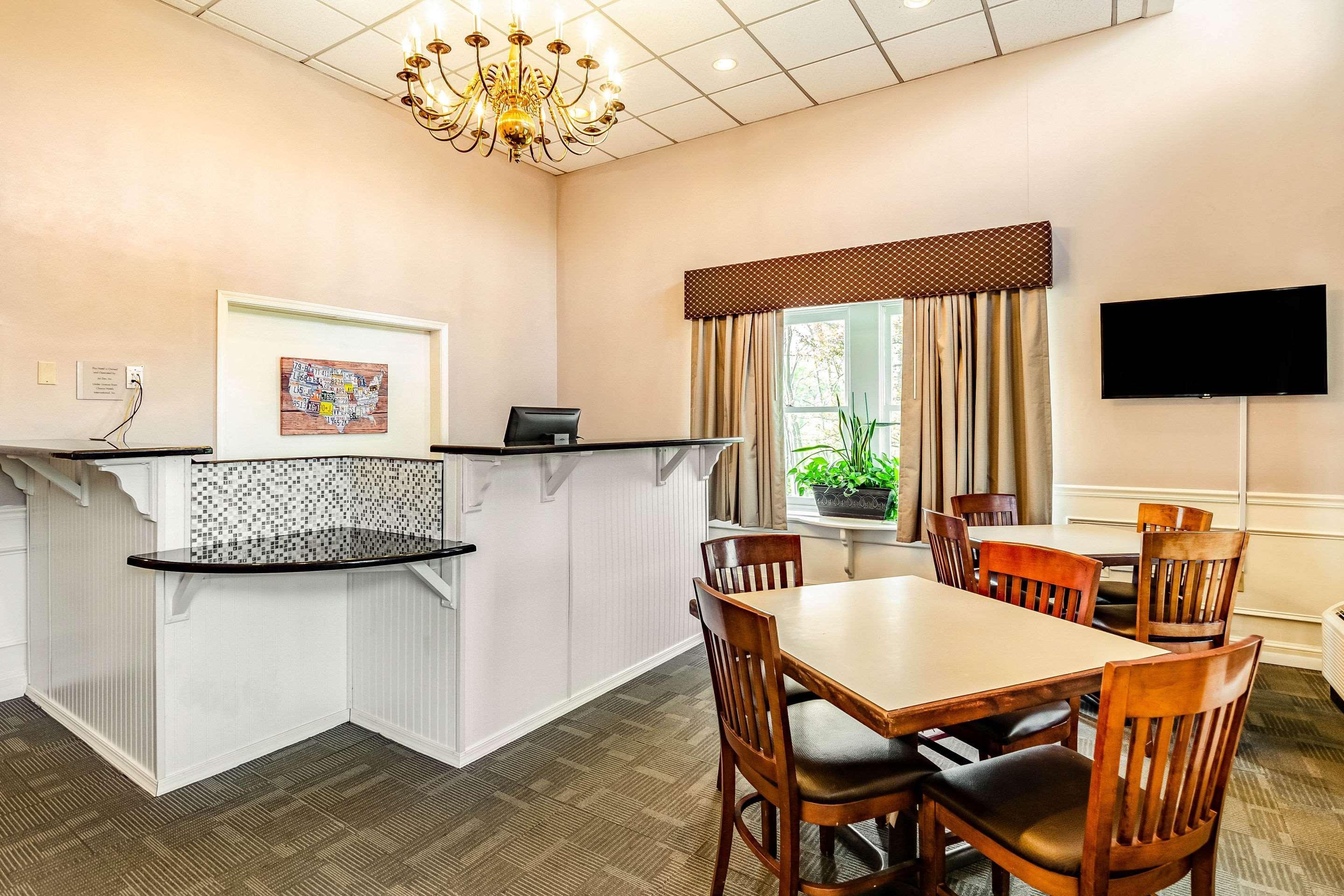 Econo Lodge Inn & Suites Radford-Blacksburg Area Exteriör bild
