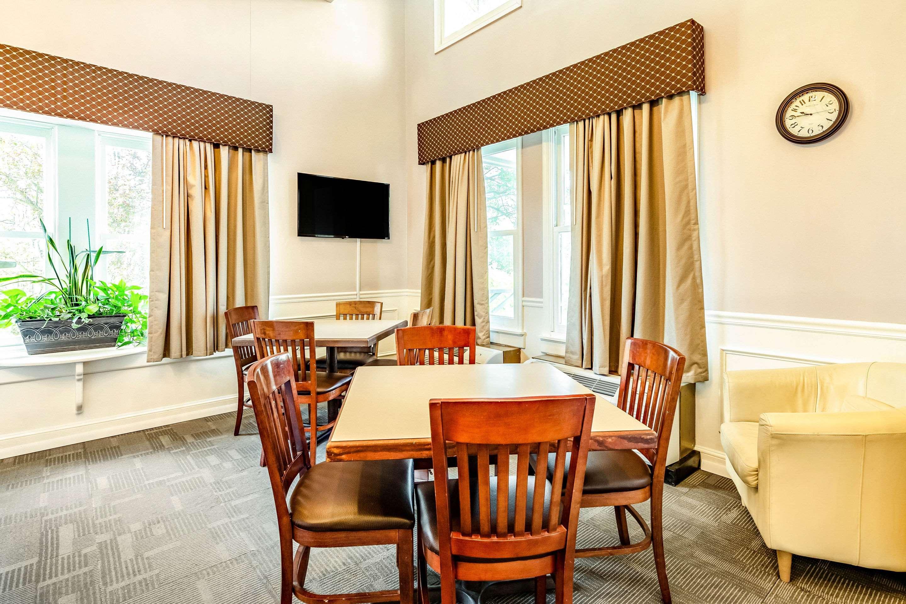 Econo Lodge Inn & Suites Radford-Blacksburg Area Exteriör bild