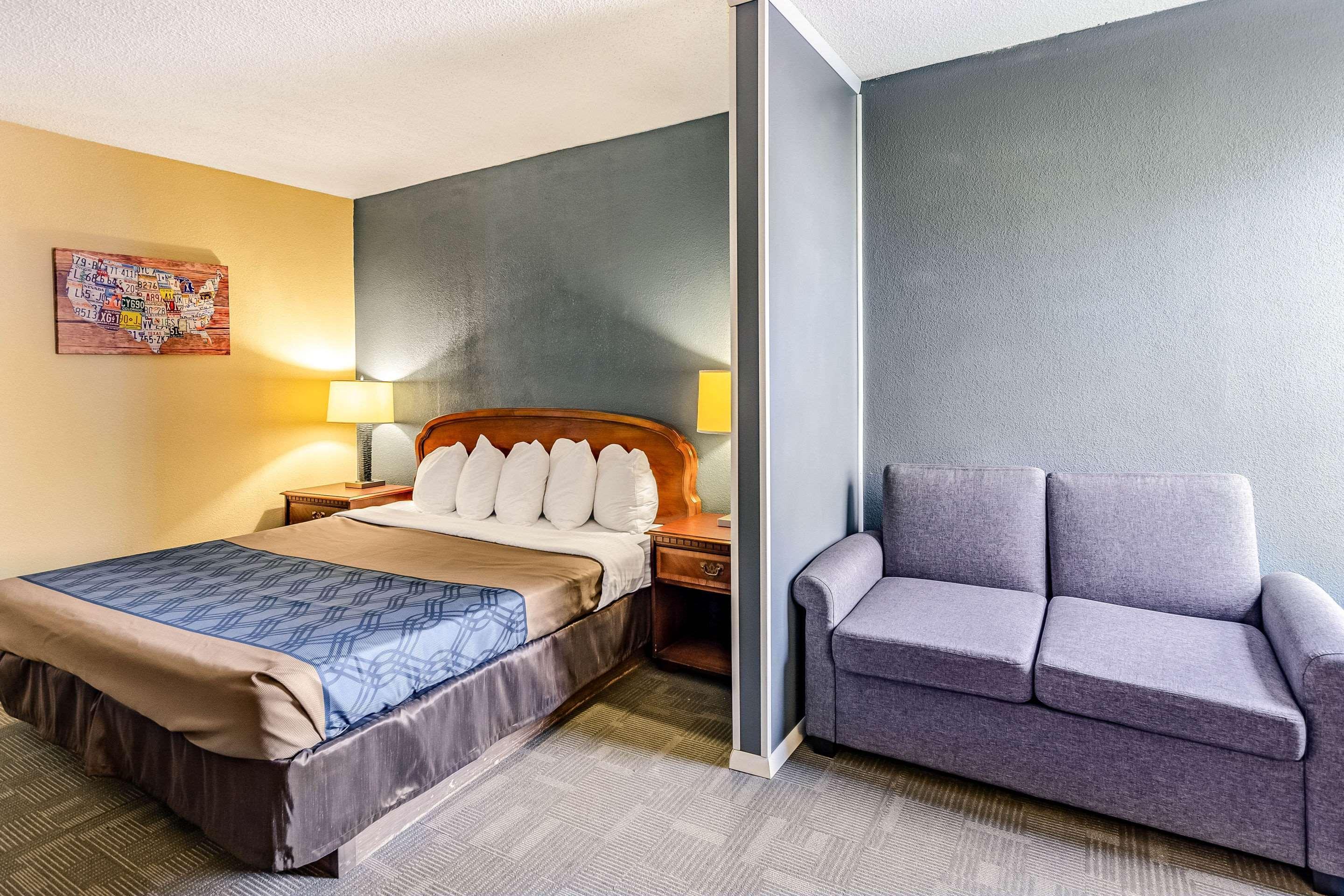 Econo Lodge Inn & Suites Radford-Blacksburg Area Exteriör bild