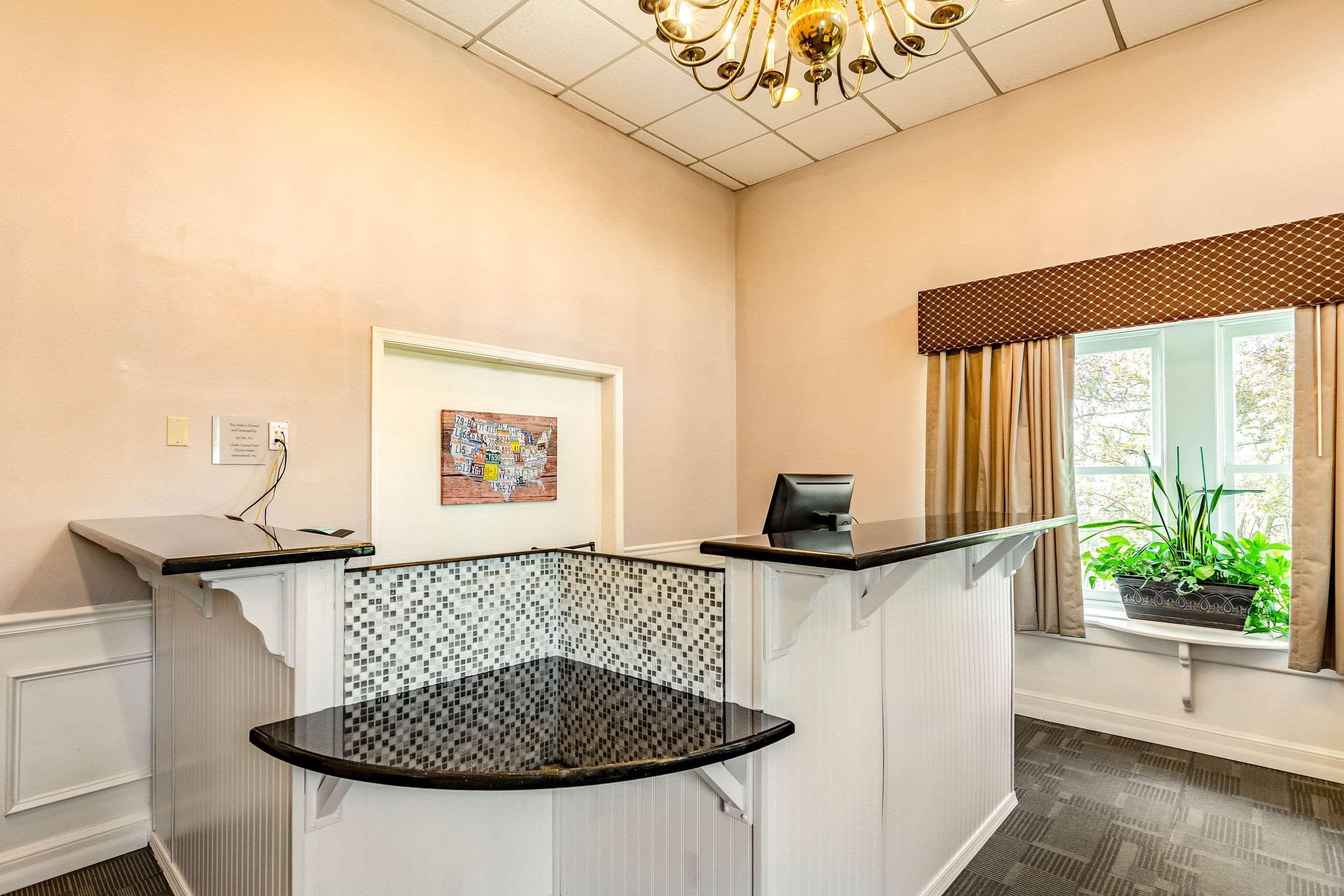 Econo Lodge Inn & Suites Radford-Blacksburg Area Exteriör bild